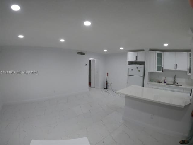 3265 Griffin Road 103, sold in Palms At Dania Beach Cond, Dania Beach, FL