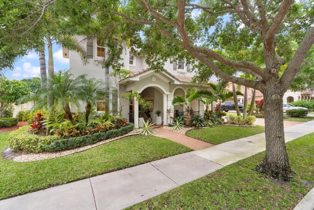 132 Via Veracruz, sold in Paseos, Jupiter, FL
