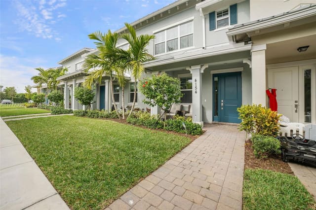 4154 Greenway Drive, Hollywood, FL 33021