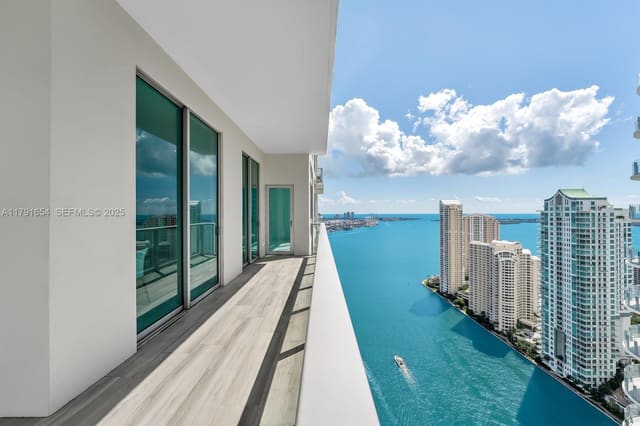 300 S Biscayne Boulevard PH-3902, Miami, FL 33131