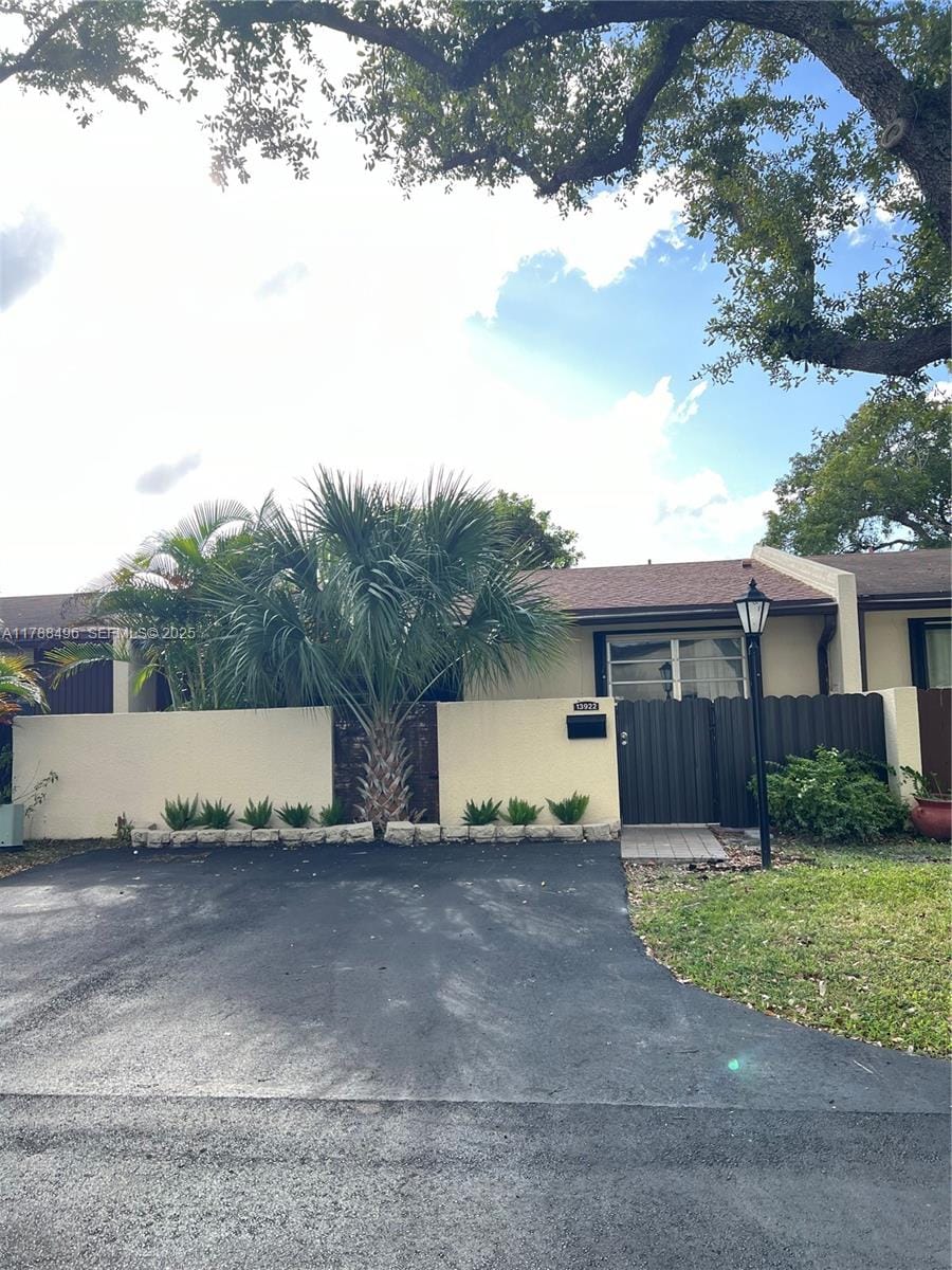 13922 Kendale Lakes Drive, Miami, FL 33183 photo 26
