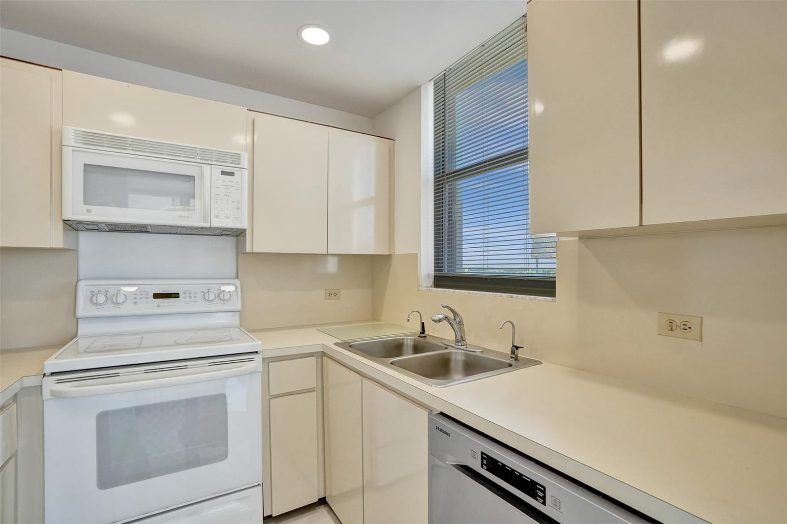 1010 S Ocean Boulevard 1811, Pompano Beach, FL 33062 photo 11
