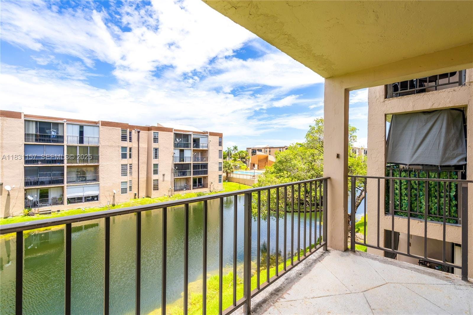 8895 Fontainebleau Boulevard 301, Miami, FL 33172 photo 2