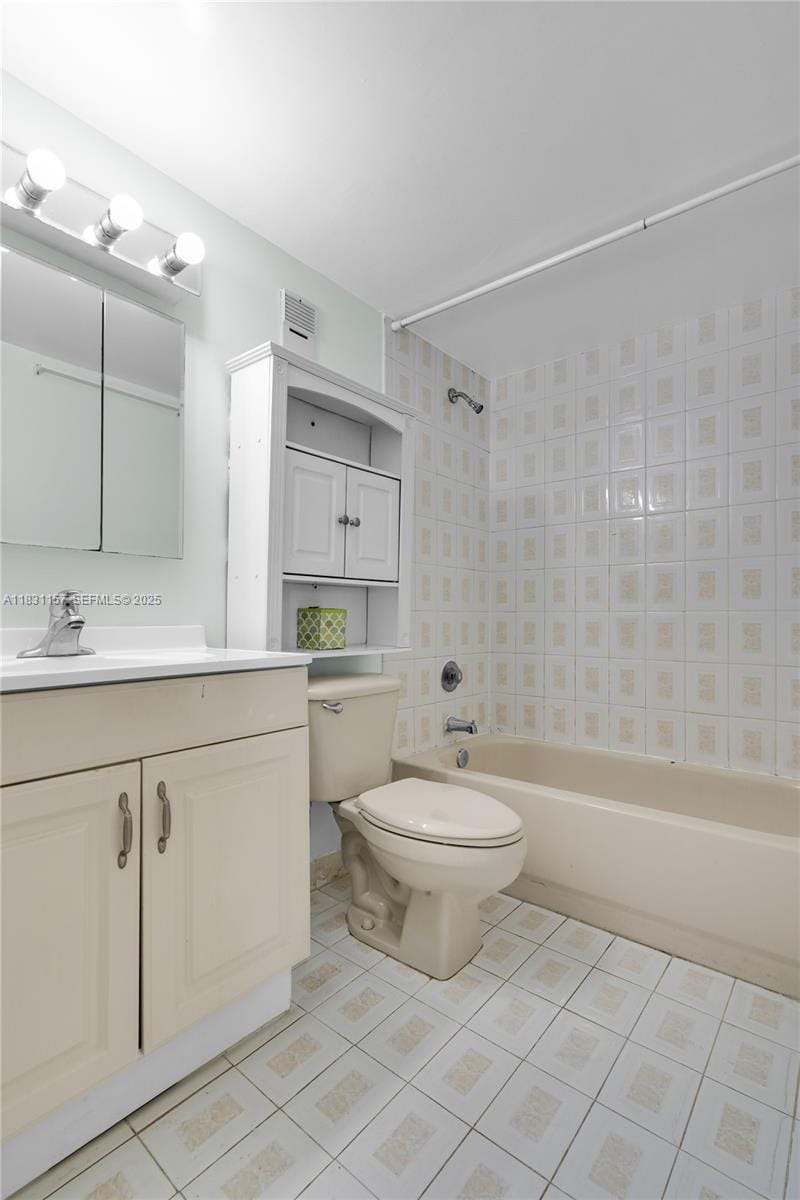 8895 Fontainebleau Boulevard 301, Miami, FL 33172 photo 17