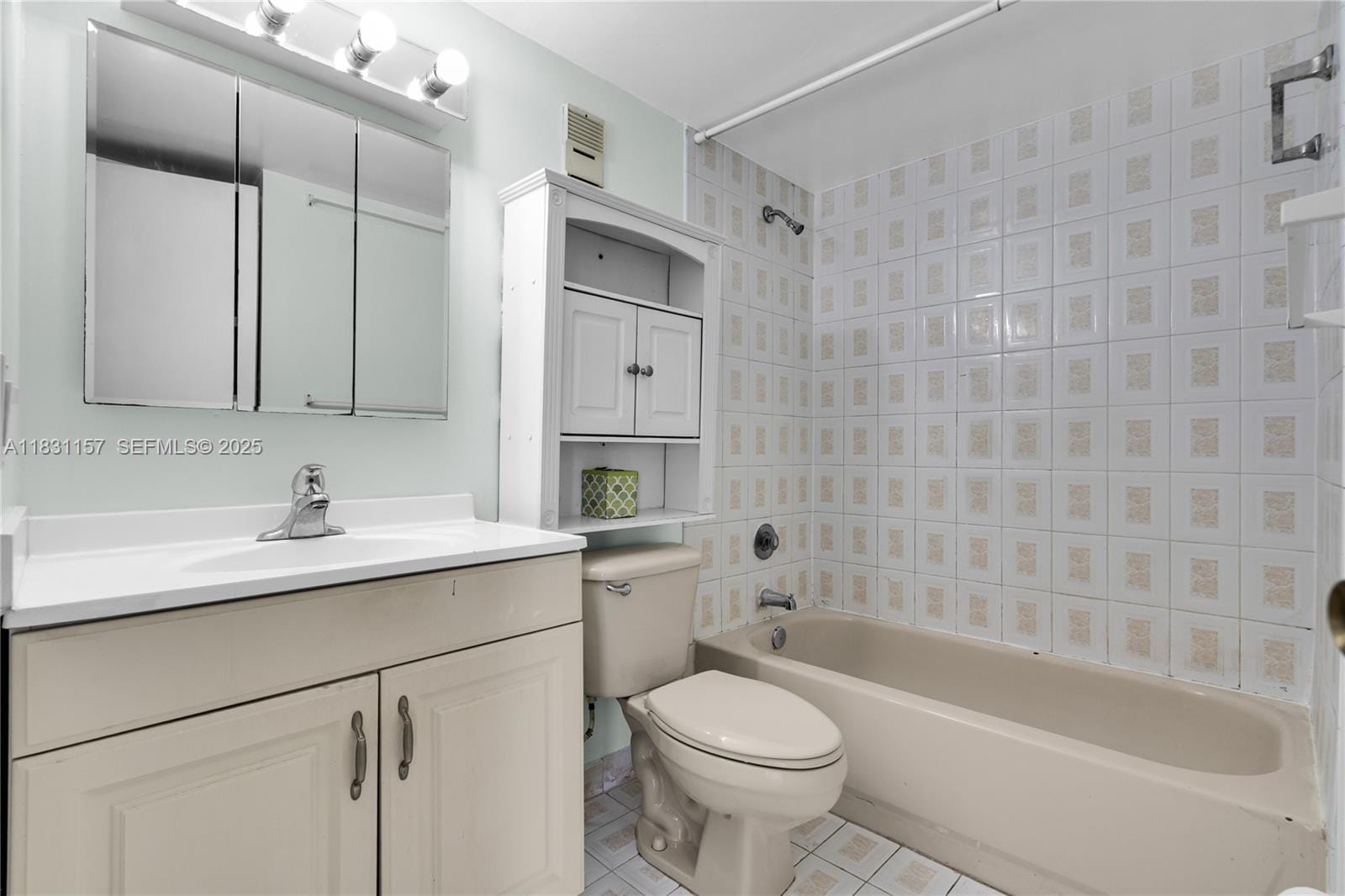 8895 Fontainebleau Boulevard 301, Miami, FL 33172 photo 18