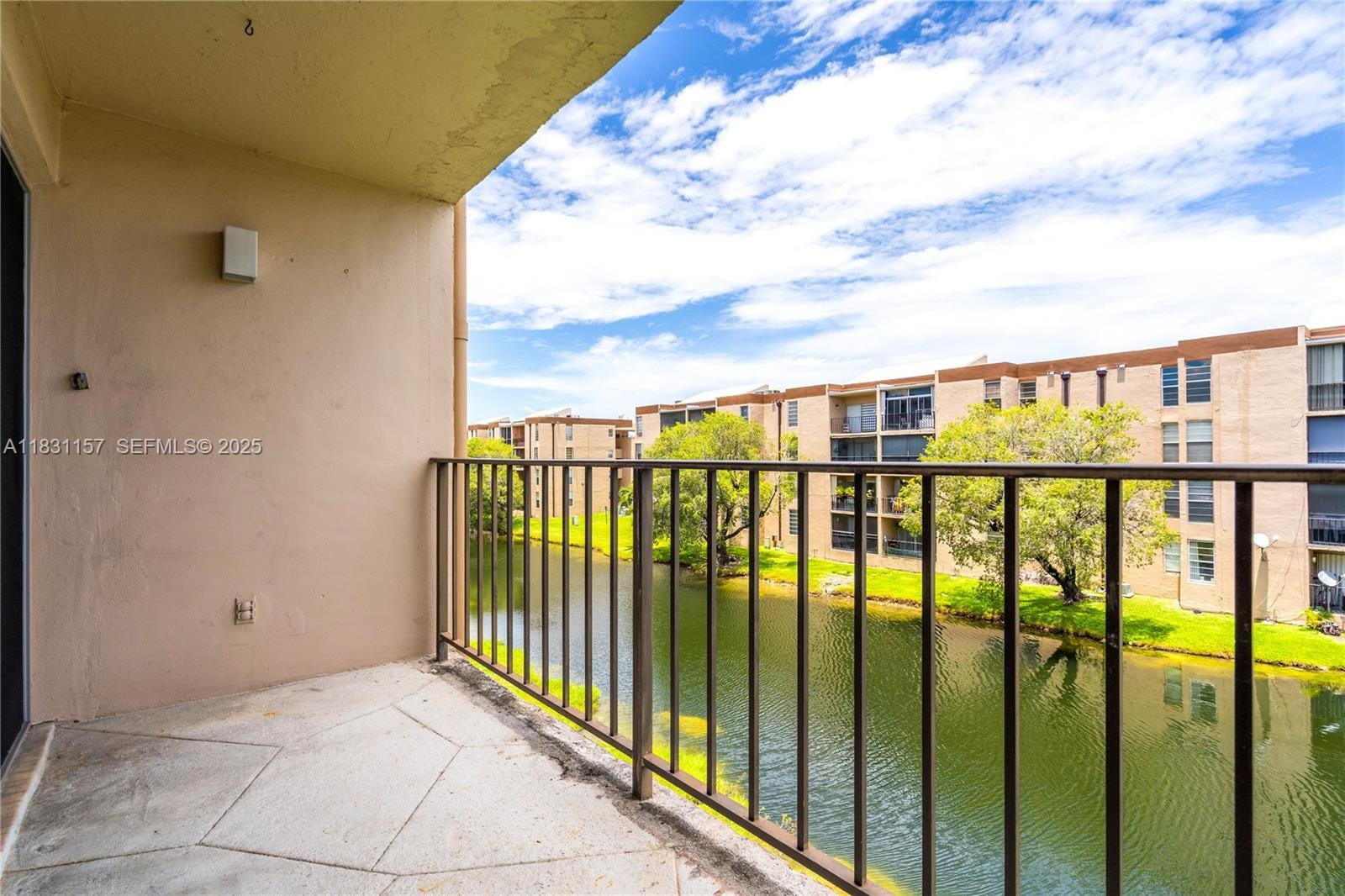 8895 Fontainebleau Boulevard 301, Miami, FL 33172 photo 3