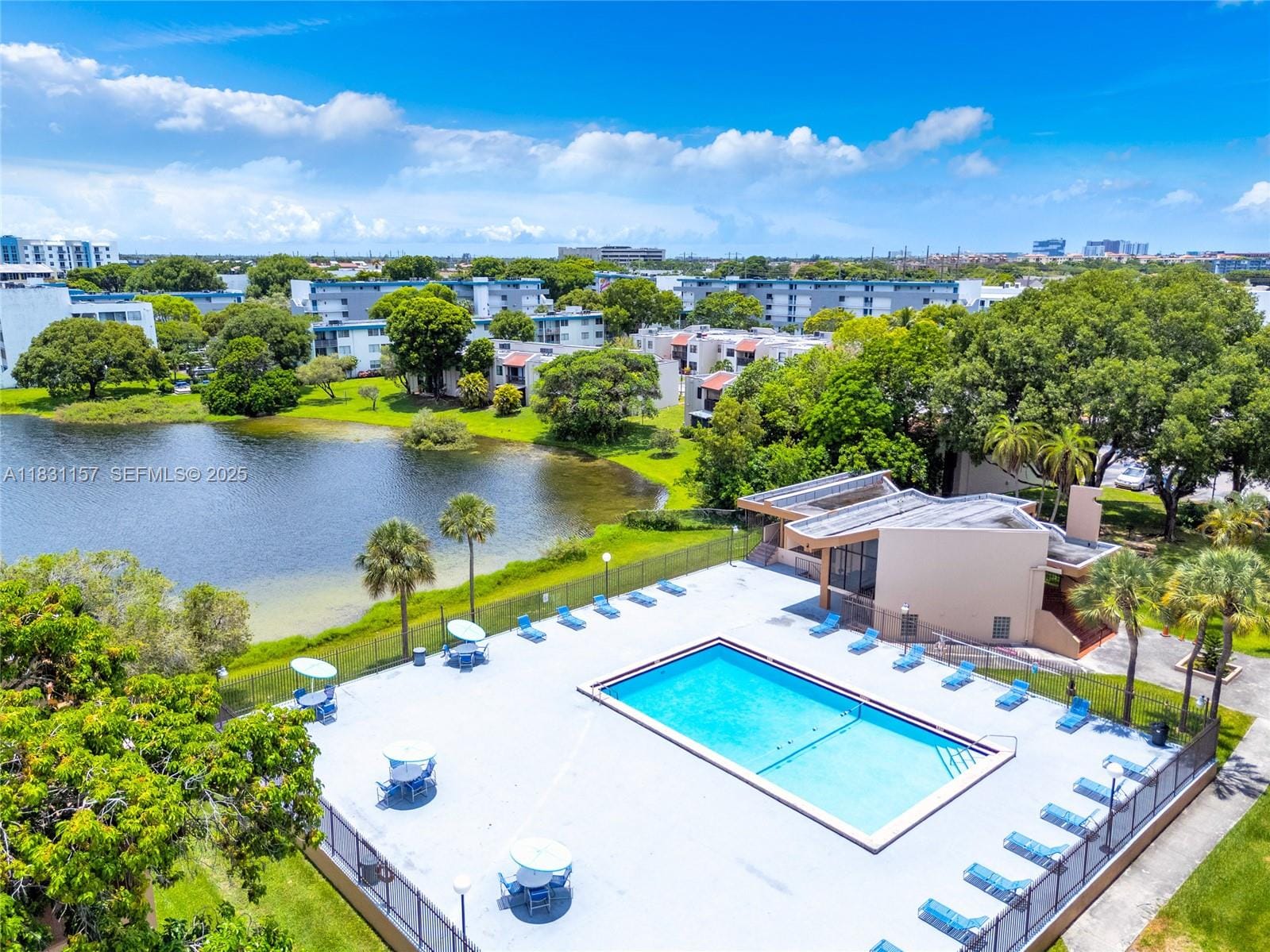 8895 Fontainebleau Boulevard 301, Miami, FL 33172 photo 24