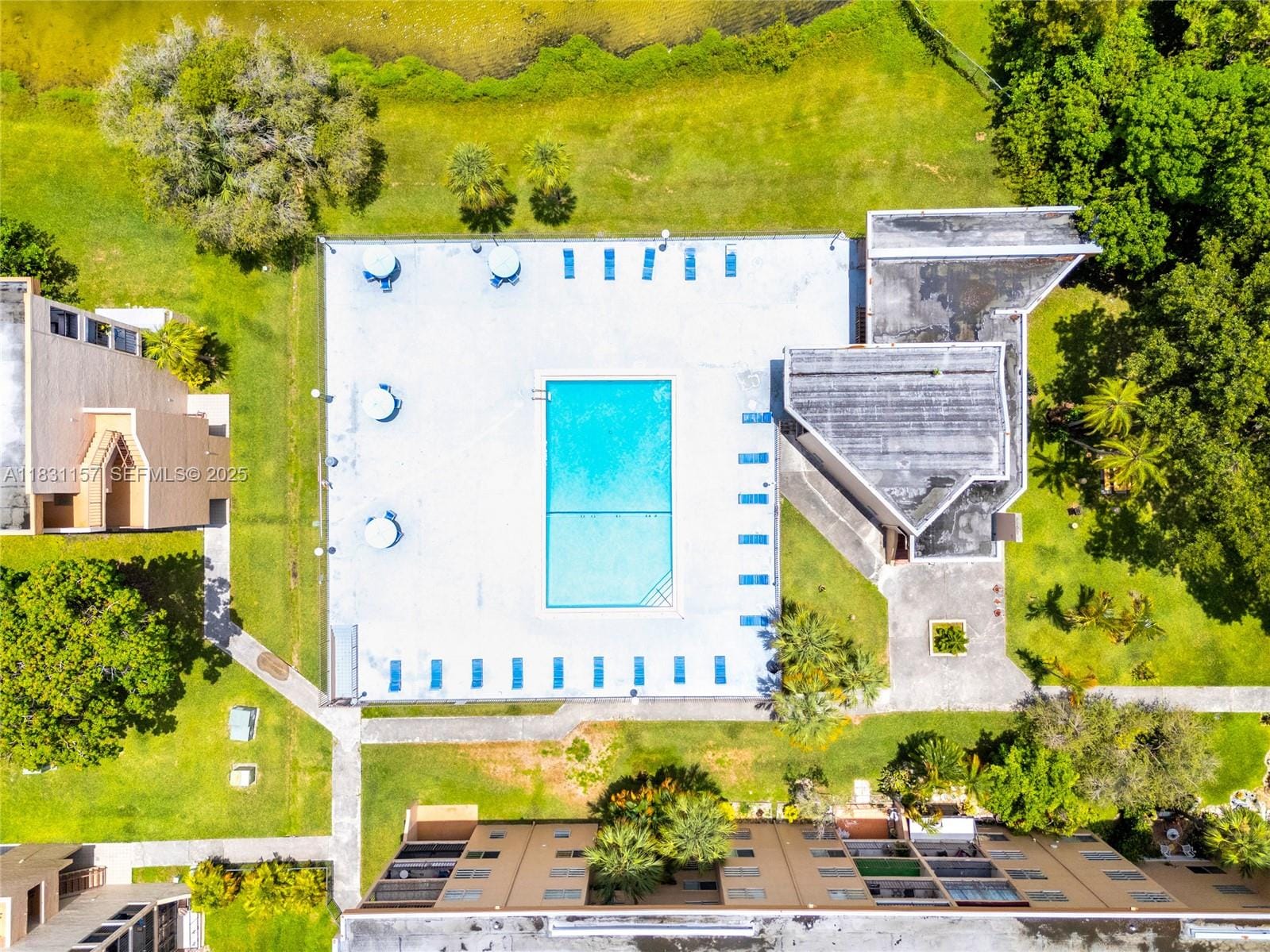 8895 Fontainebleau Boulevard 301, Miami, FL 33172 photo 25