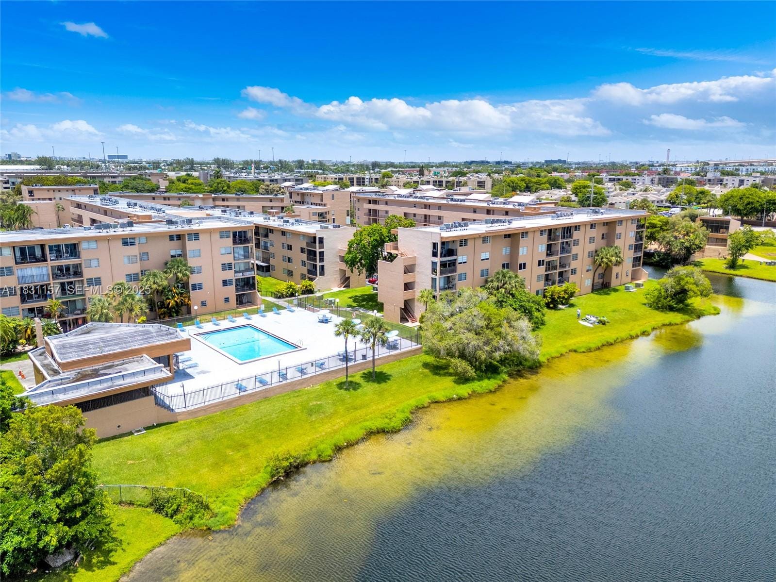 8895 Fontainebleau Boulevard 301, Miami, FL 33172 photo 26
