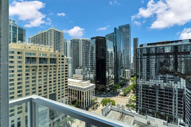 1060 Brickell Avenue 1811, sold in 1060 Brickell Condo, Miami, FL