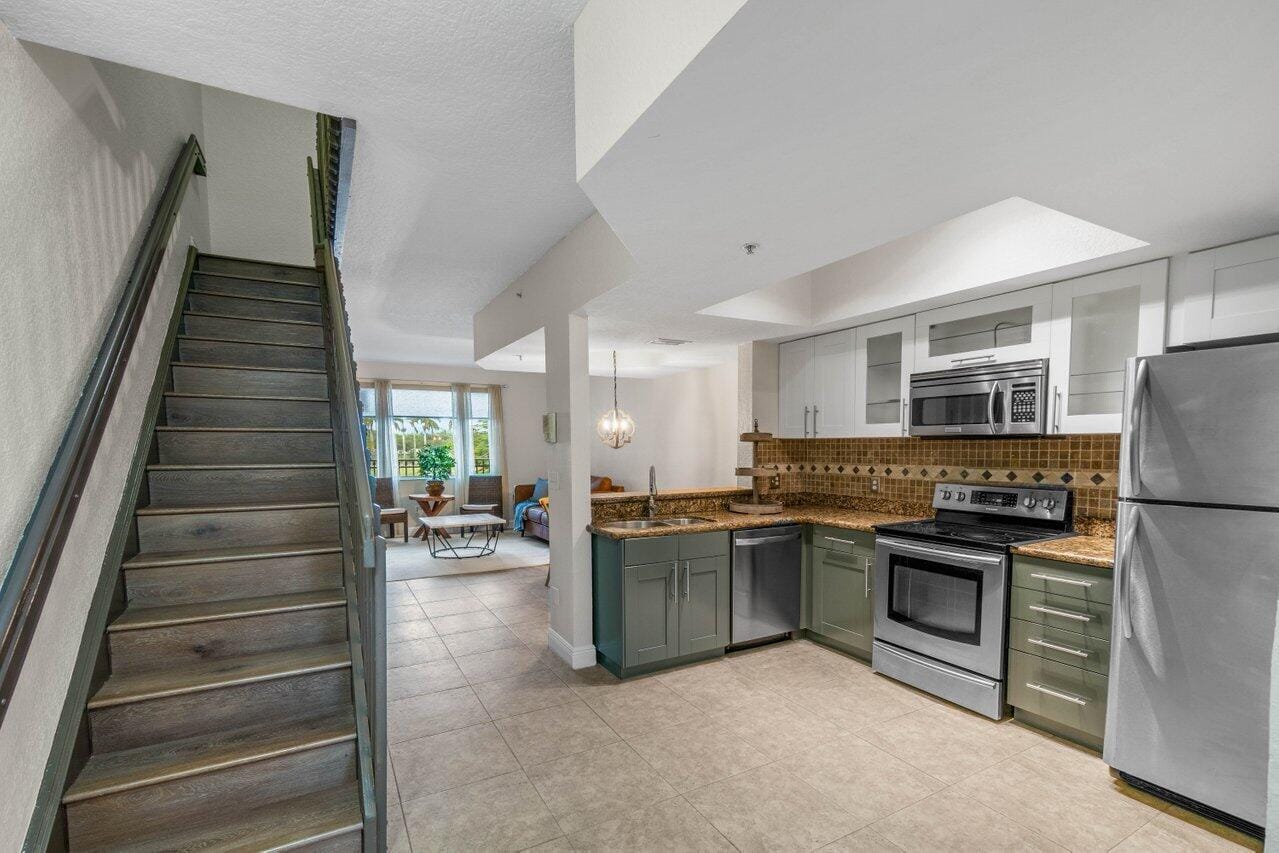 751 SW 148th Avenue 1010, Sunrise, FL 33325 photo 4