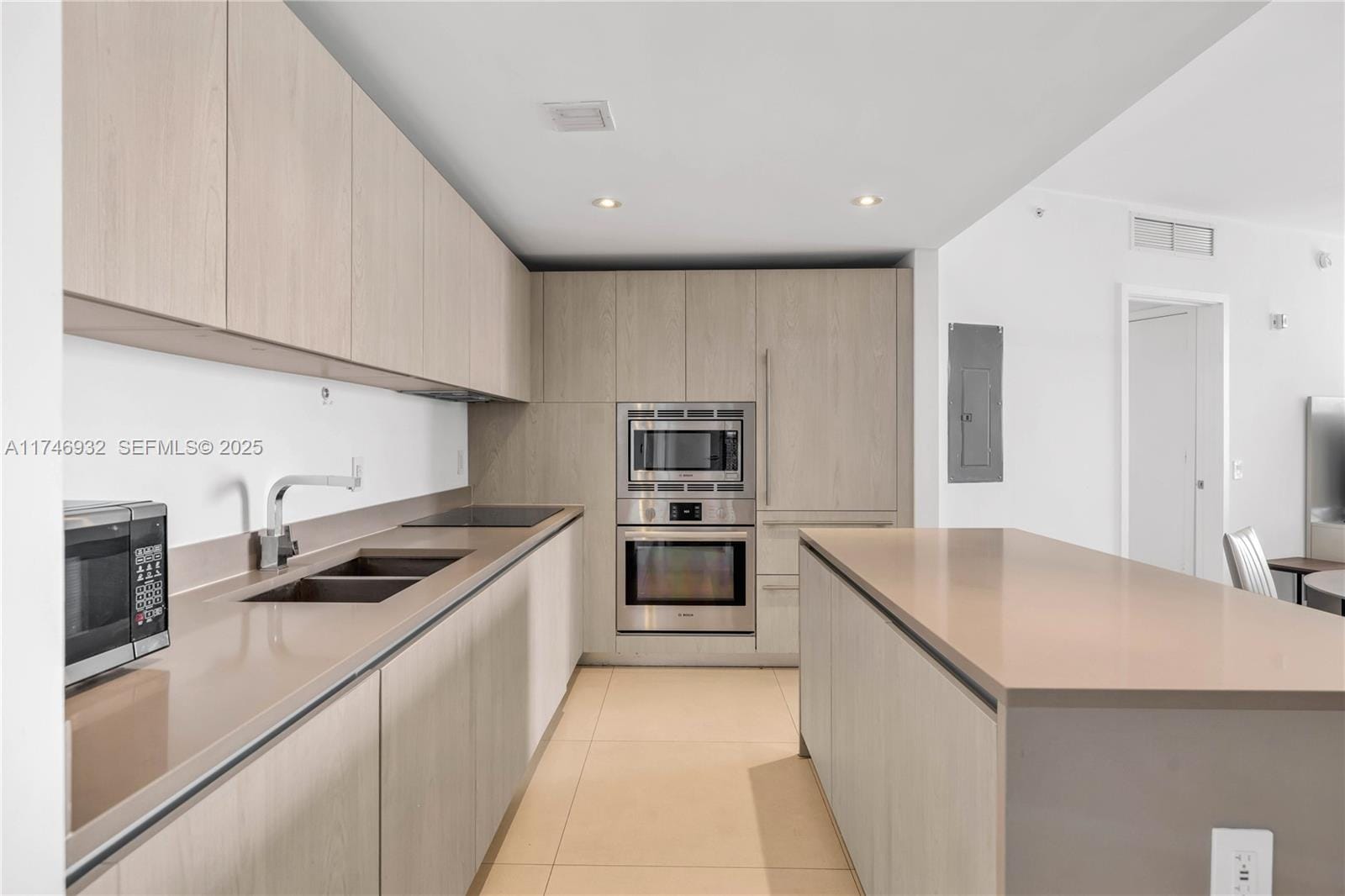 4111 S Ocean Drive 2303 — photo 2
