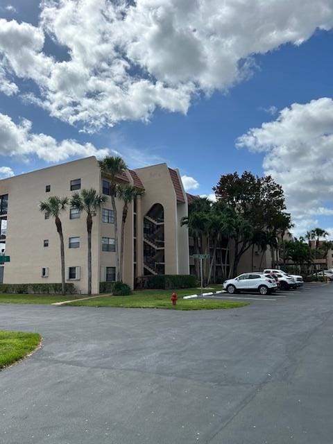 140 Lake Nancy Lane 213, West Palm Beach, FL 33411