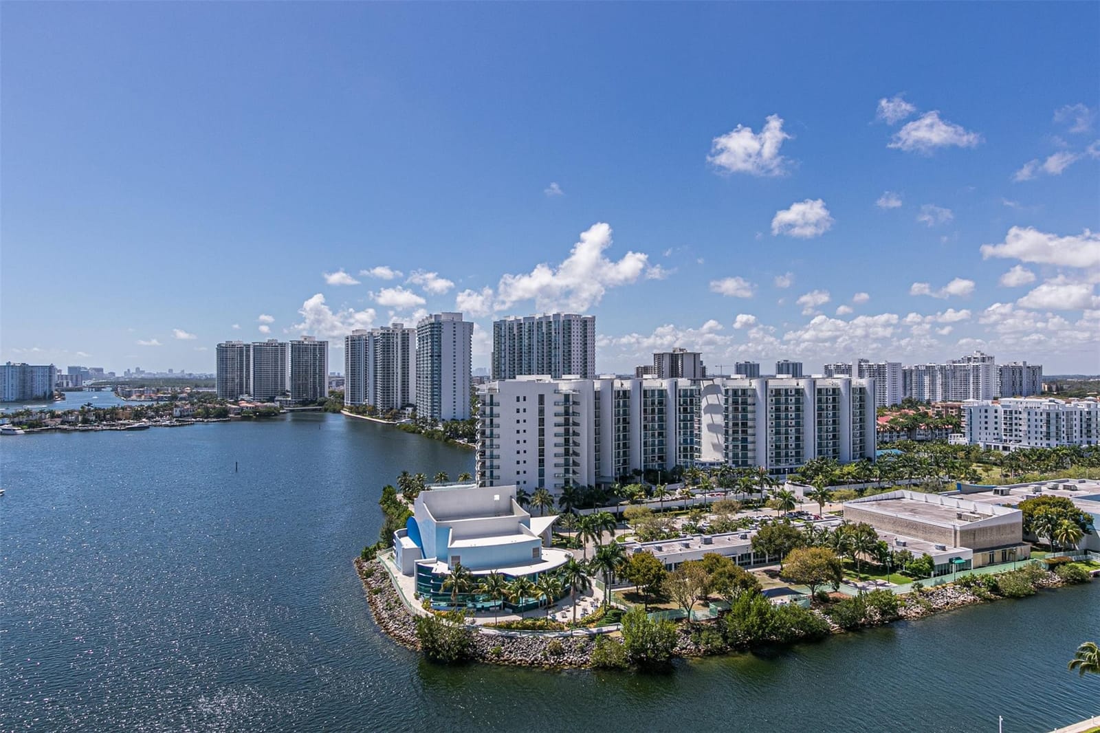 3370 NE 190th Street 1815, Miami, FL 33180