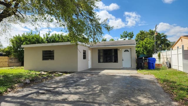 1611 SW 63rd Terrace, North Lauderdale, FL 33068