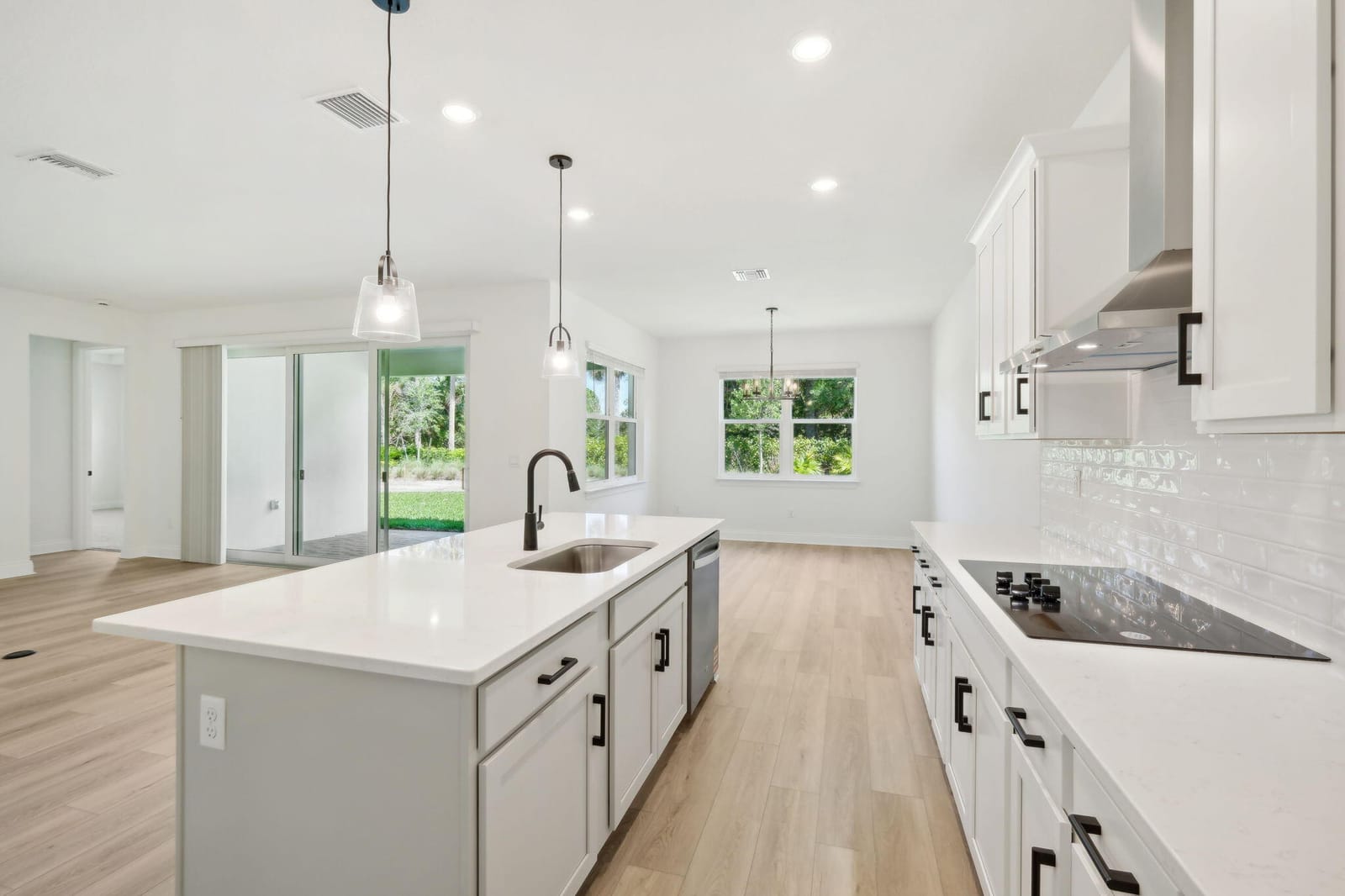 5693 Hampton Park Circle — photo 12