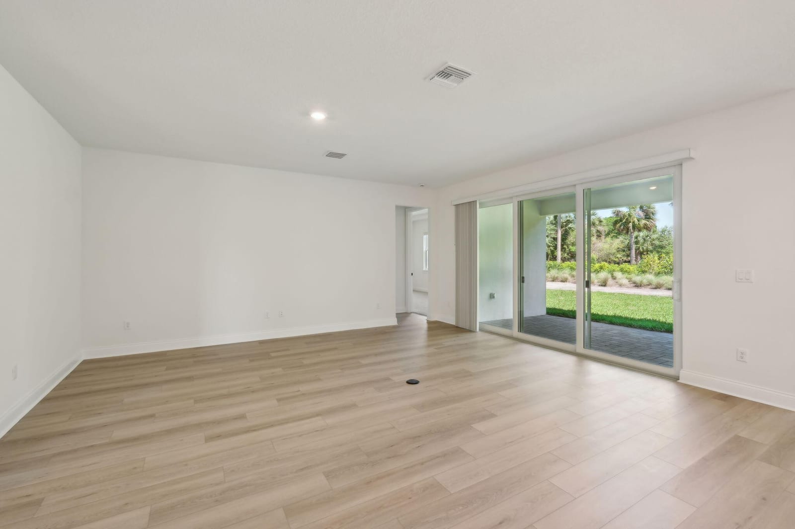 5693 Hampton Park Circle — photo 6
