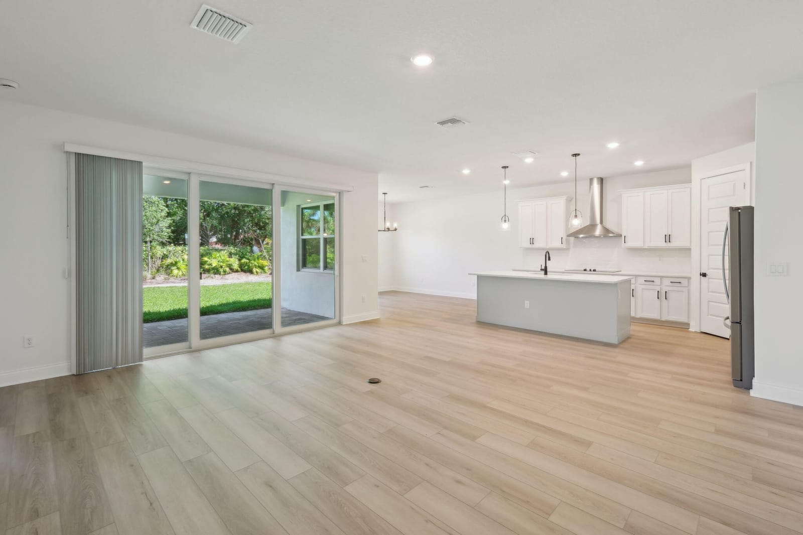 5693 Hampton Park Circle — photo 7