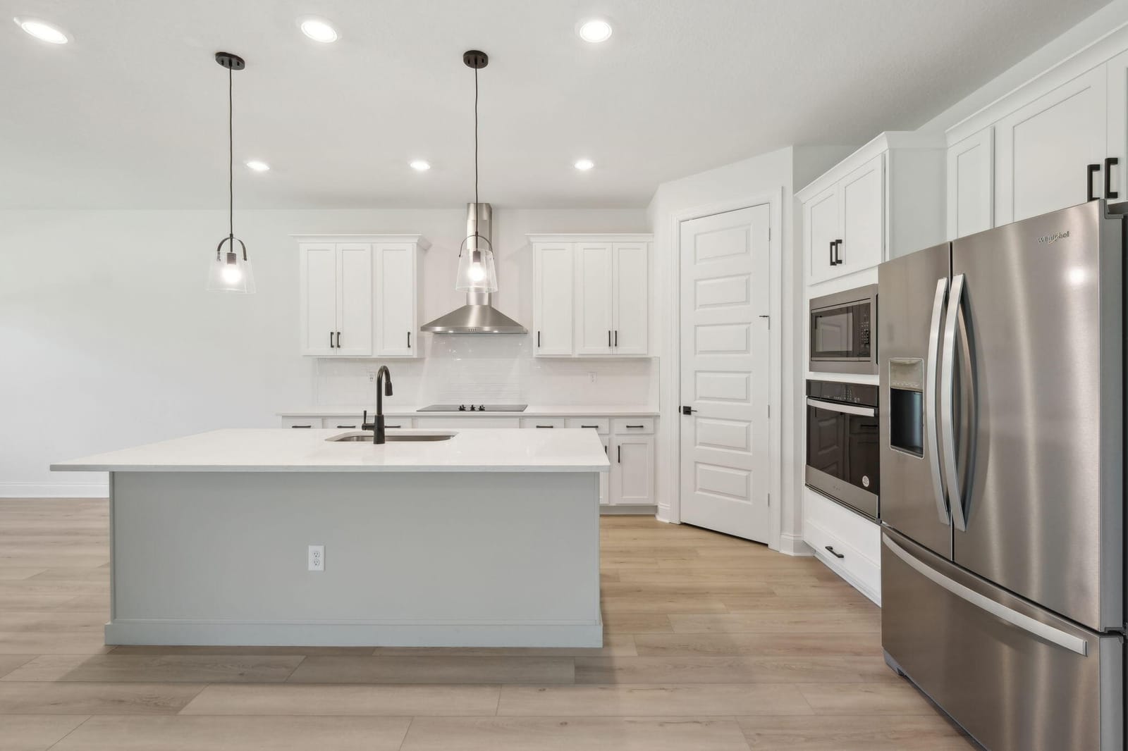 5693 Hampton Park Circle — photo 9