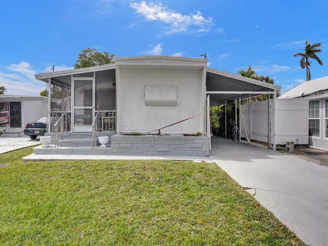 1911 SW 87th Avenue, Davie, FL 33324