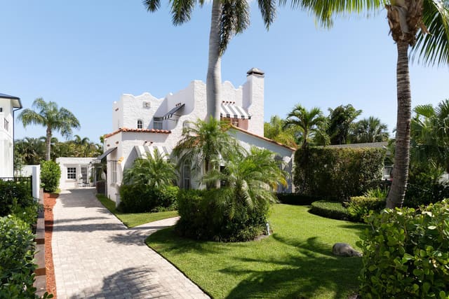 359 E Lakewood Road, West Palm Beach, FL 33405