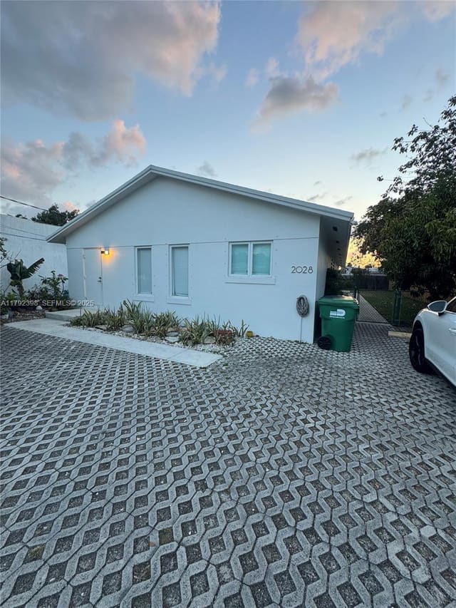 2028 SW 57th Court, sold in Dual Condo No 1, Miami, FL