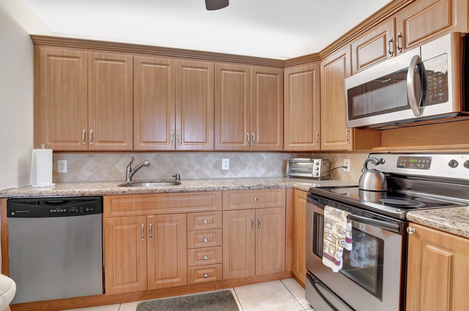 2029 Hythe B 2029, Boca Raton, FL 33434 photo 11