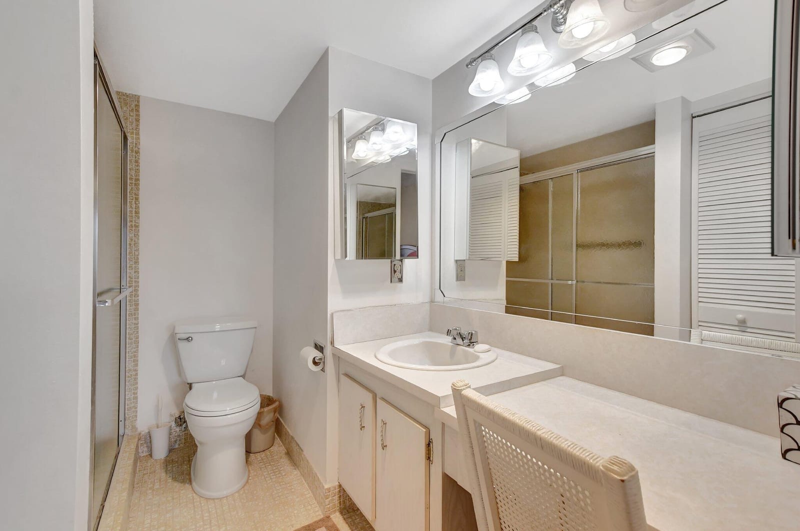 2029 Hythe B 2029, Boca Raton, FL 33434 photo 15