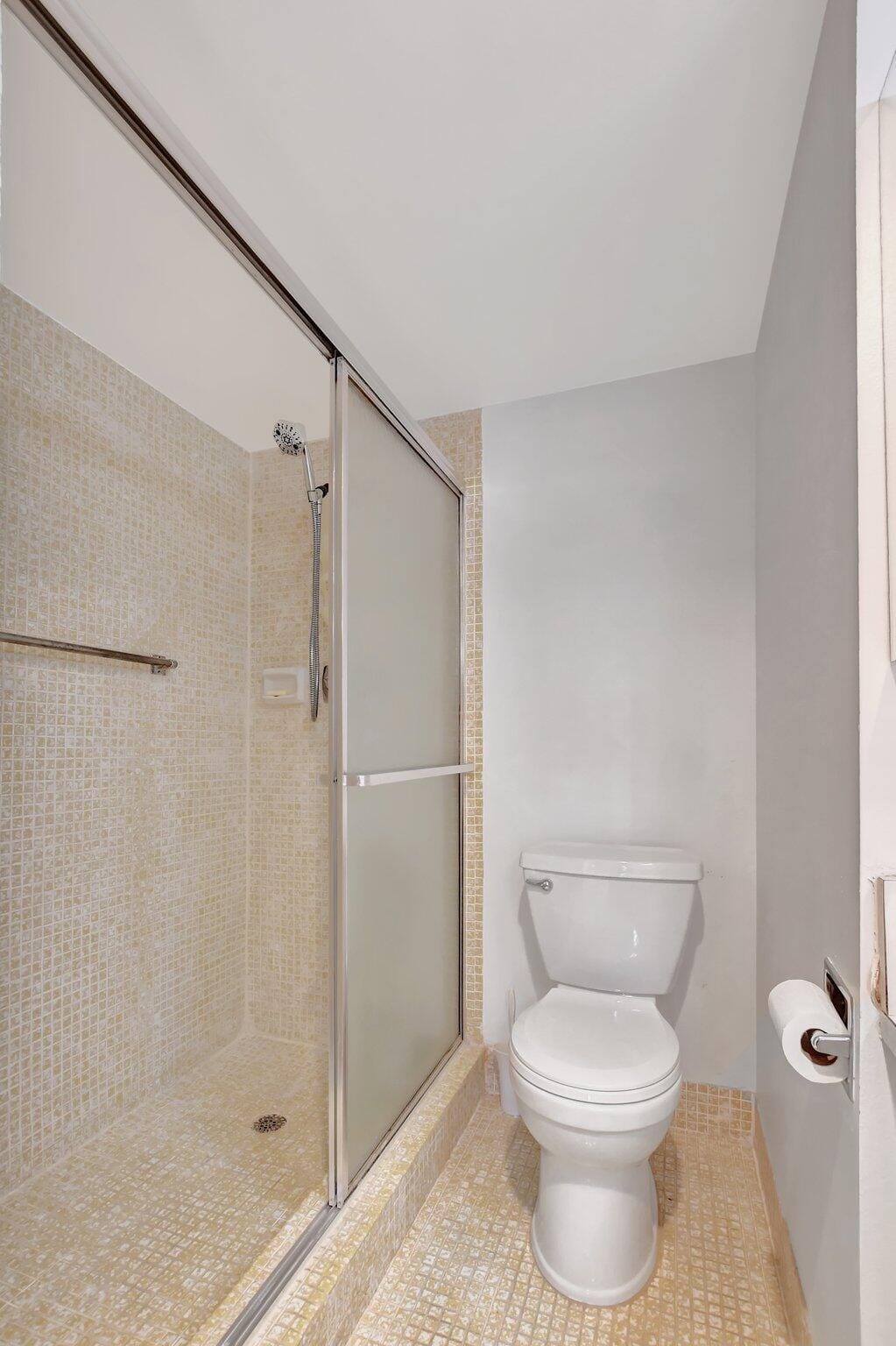 2029 Hythe B 2029, Boca Raton, FL 33434 photo 16