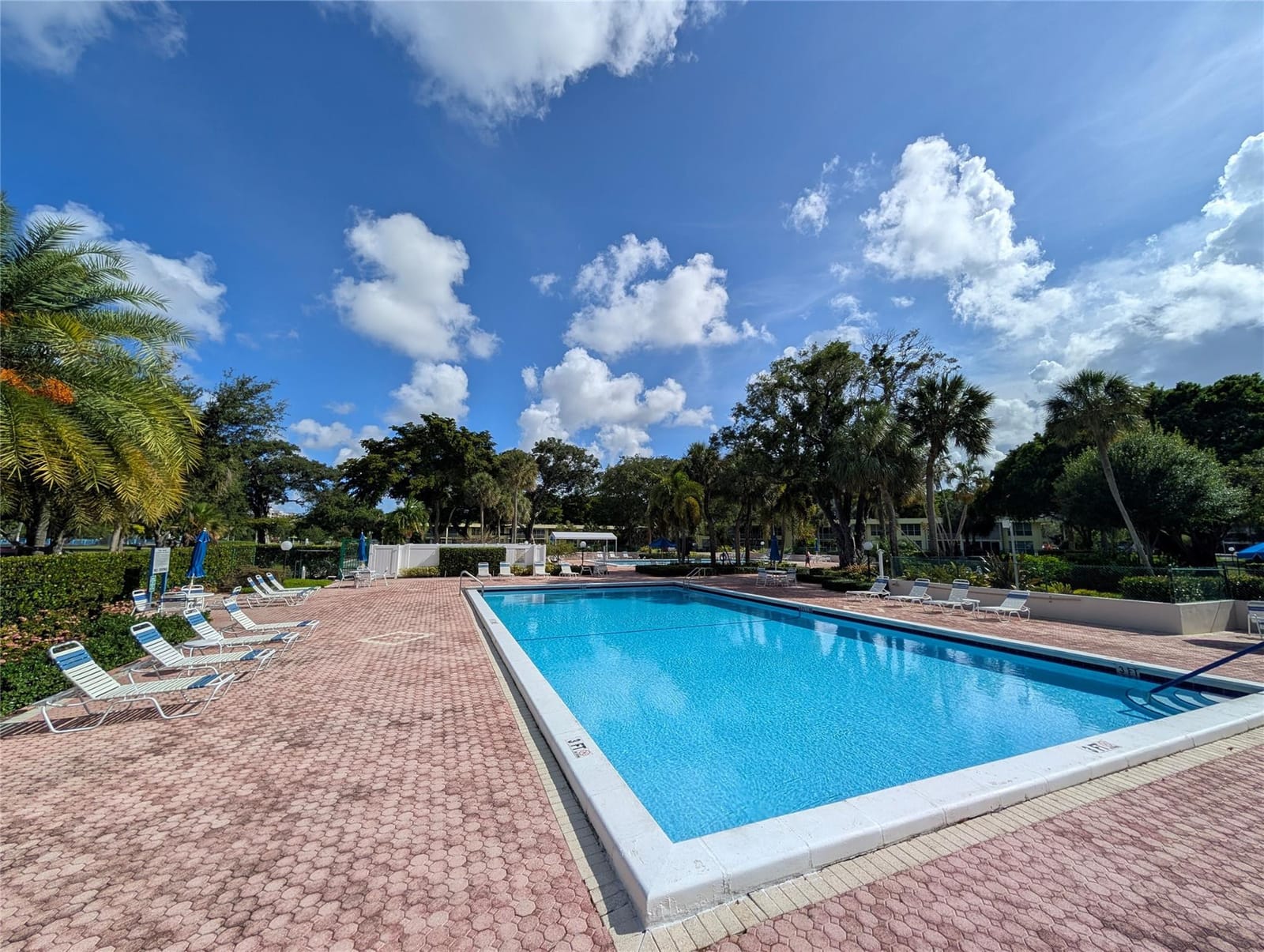 545 Oaks Lane 406, Pompano Beach, FL 33069 photo 21