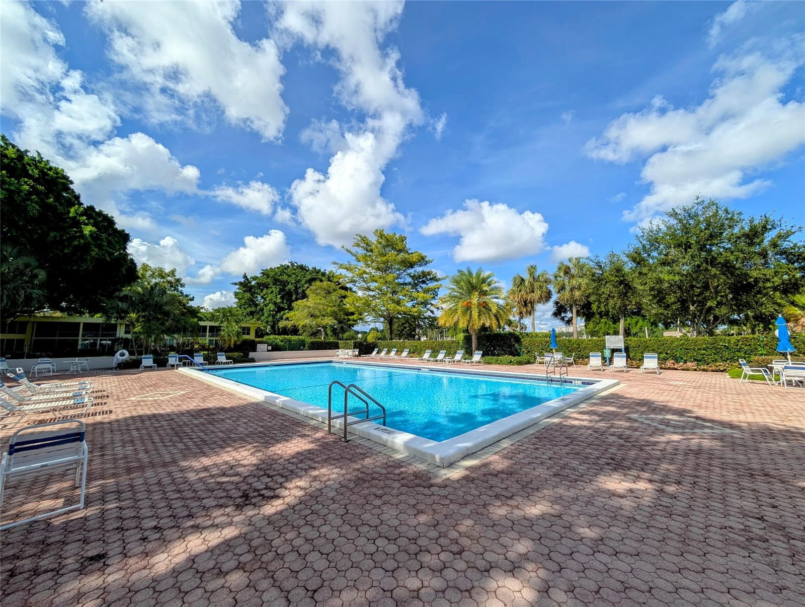 545 Oaks Lane 406, Pompano Beach, FL 33069 photo 22