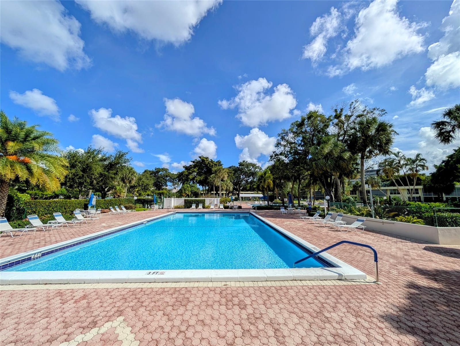 545 Oaks Lane 406, Pompano Beach, FL 33069 photo 24