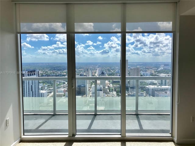 50 Biscayne Boulevard 5007, Miami, FL 33132
