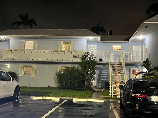 7590 SW 82nd Street F121, Miami, FL 33143