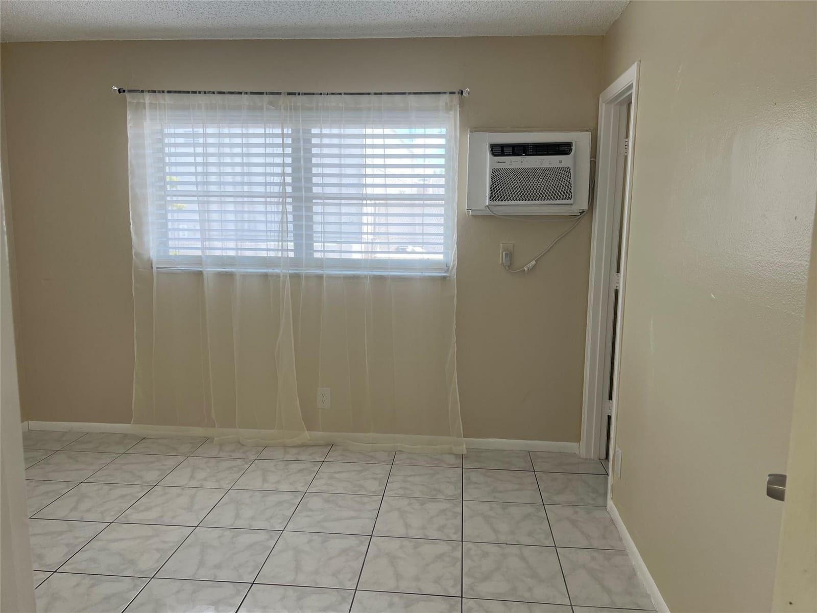 5168 NE 6th Avenue 426 — photo 11