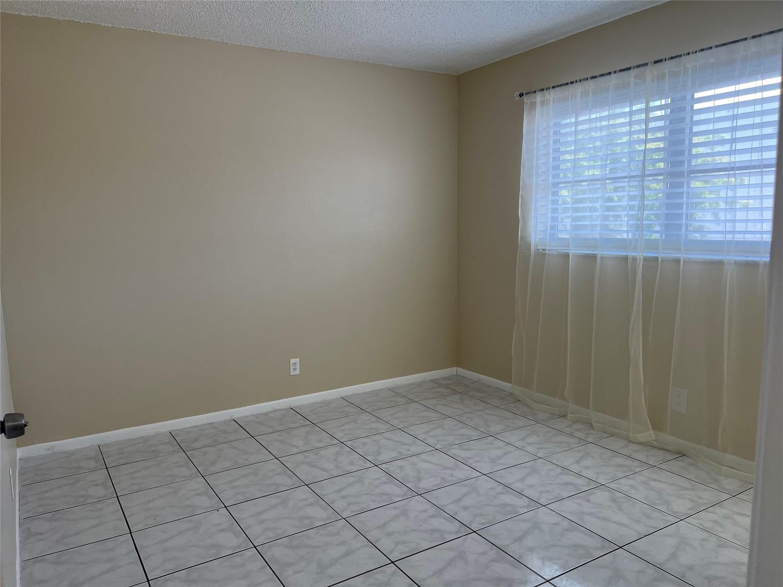 5168 NE 6th Avenue 426 — photo 12