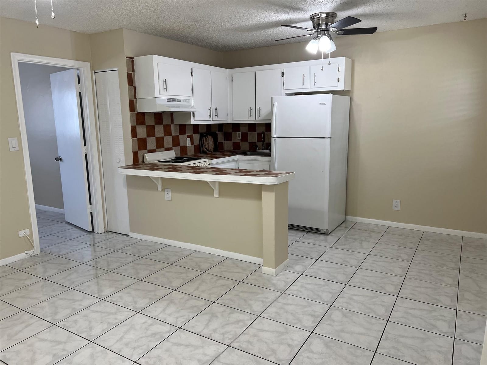 5168 NE 6th Avenue 426 — photo 4