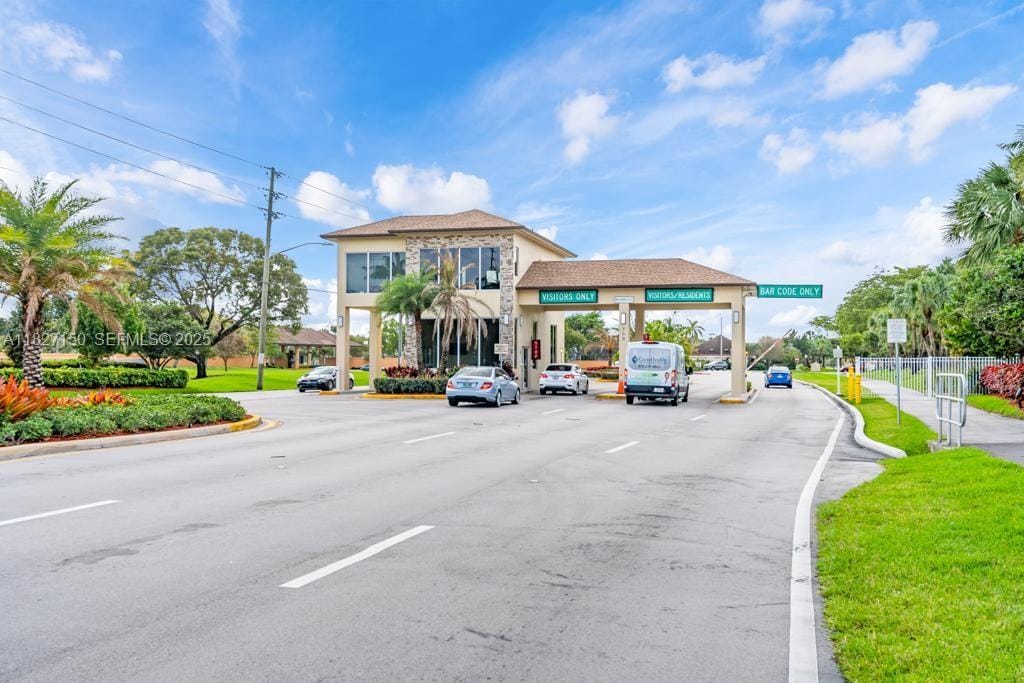 800 SW 131st Avenue 101F, Pembroke Pines, FL 33027 photo 2