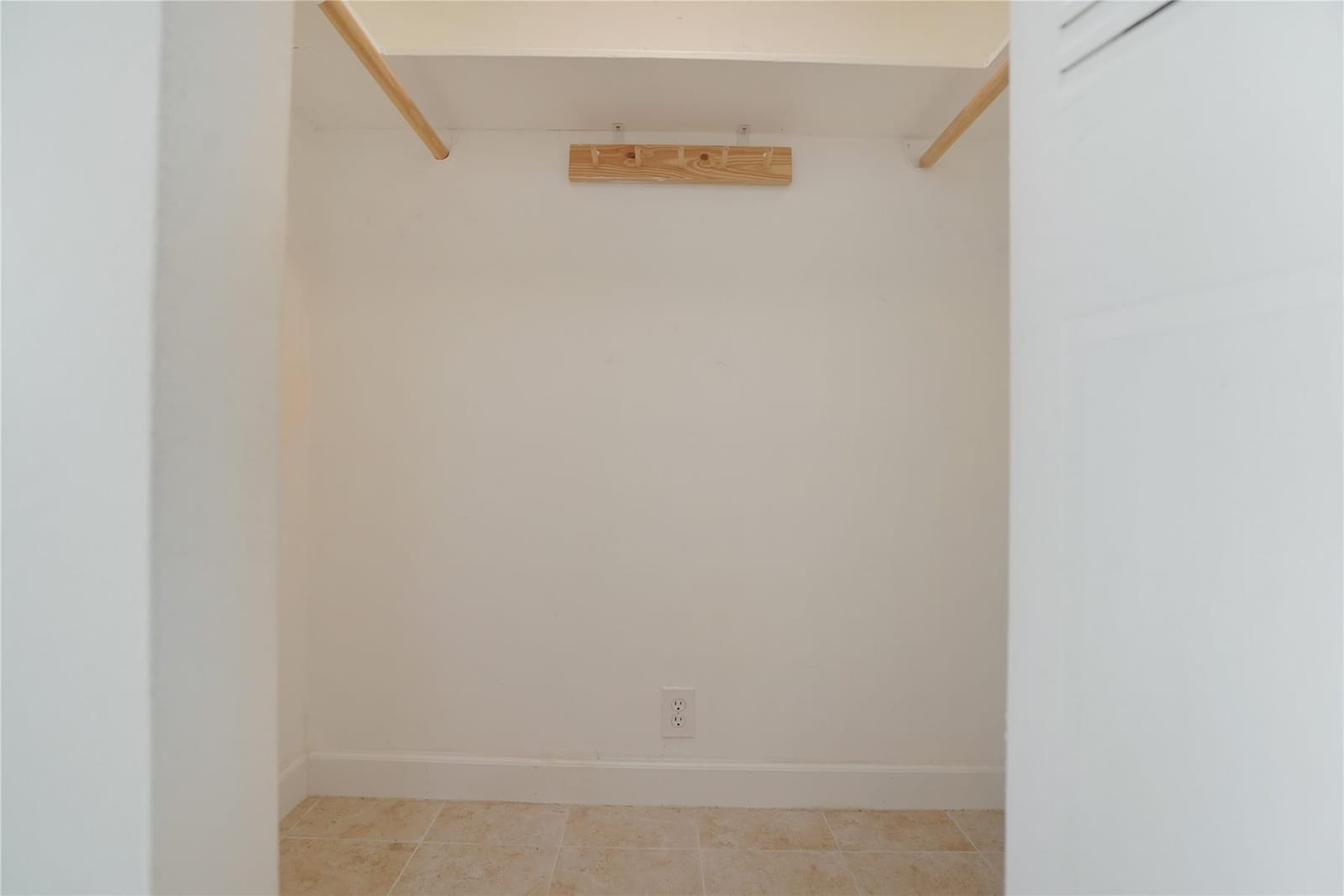 604 NE 2nd Street 220 — photo 5