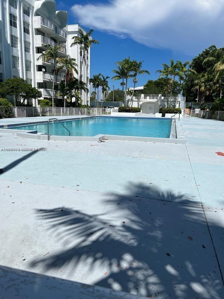 498 NW 165th St Road D-407 — photo 12