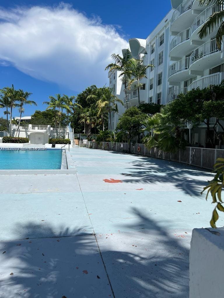 498 NW 165th St Road D-407, Miami, FL 33169 photo 14