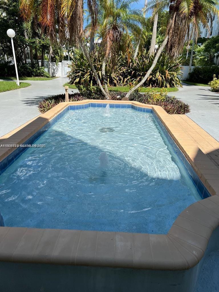 498 NW 165th St Road D-407, Miami, FL 33169 photo 15