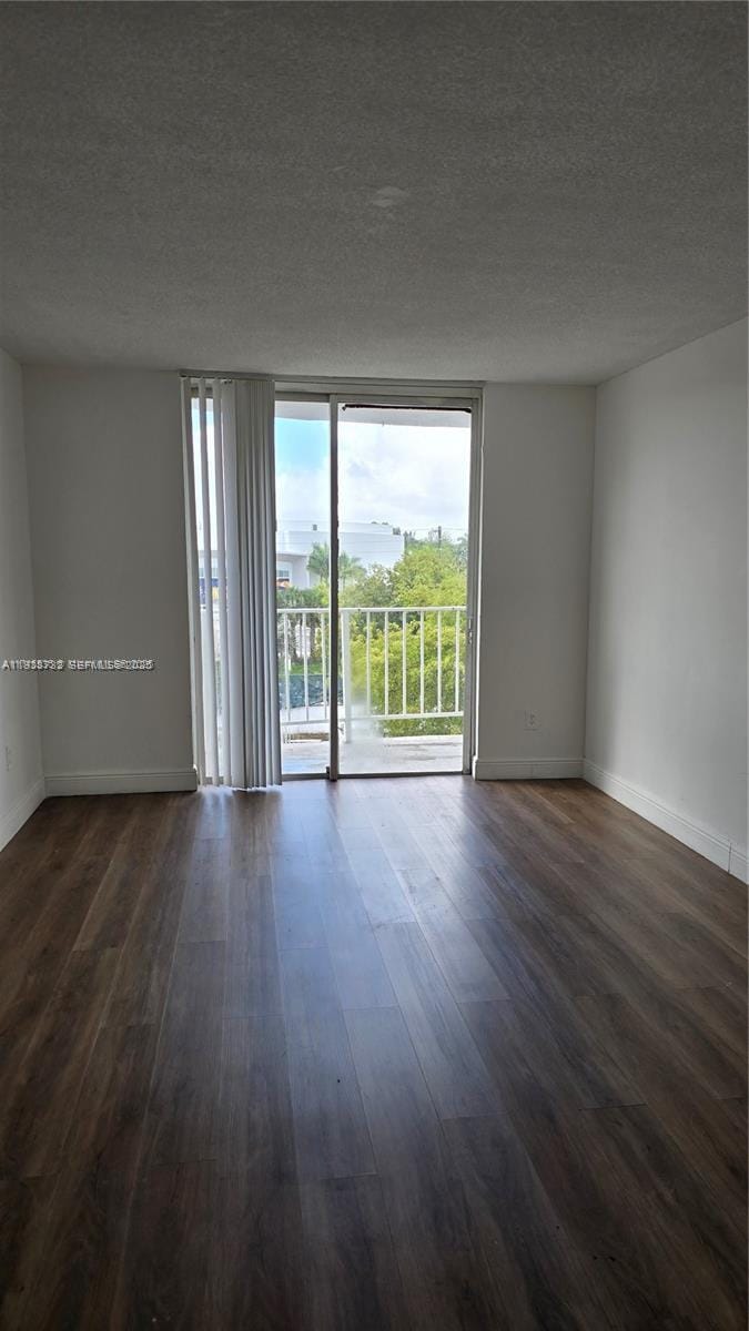 498 NW 165th St Road D-407 — photo 3