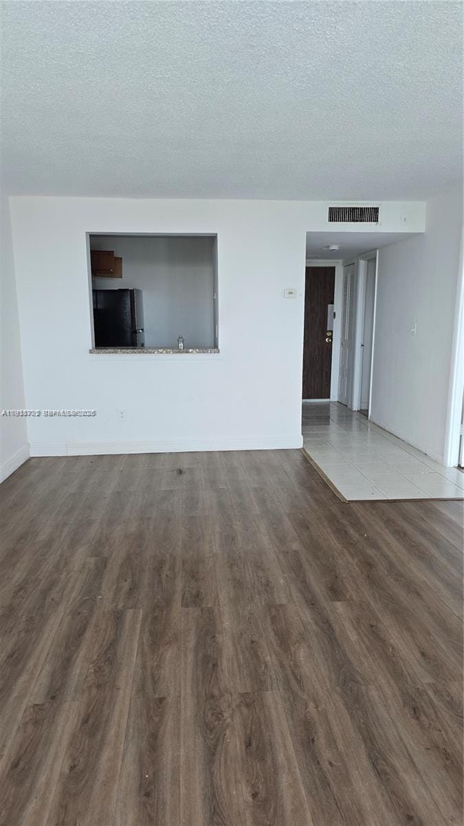 498 NW 165th St Road D-407 — photo 6