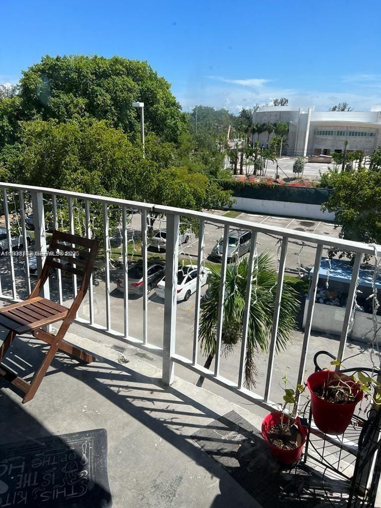 498 NW 165th St Road D-407 — photo 10