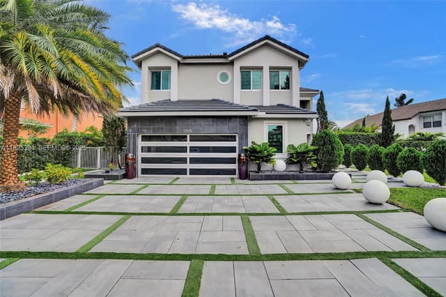 12828 SW 21st Street, sold in Pod 2 At Monarch Lakes, Miramar, FL