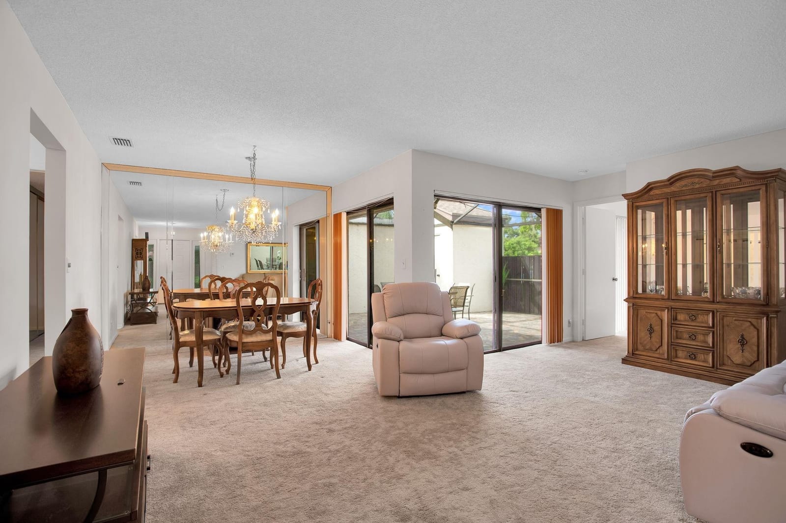 2556 Carambola Circle 1843 — photo 2