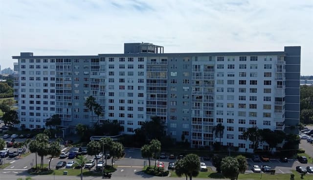 3800 Hillcrest Drive 722, Hollywood, FL 33021