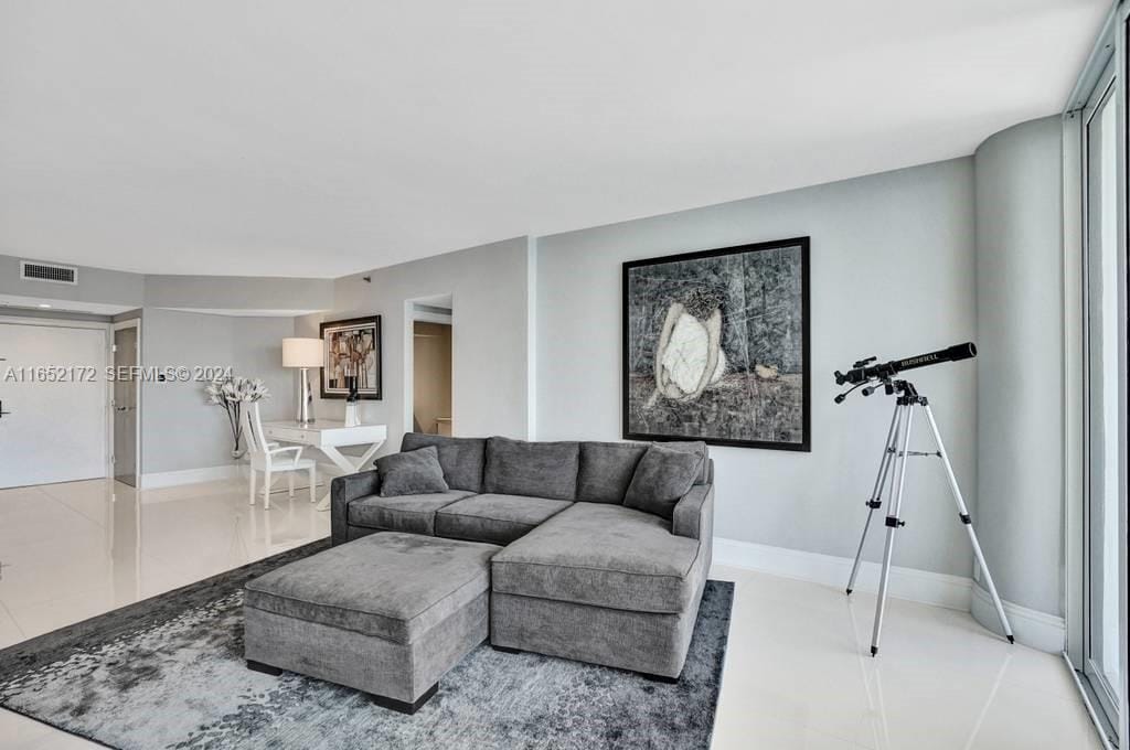 2800 Island Boulevard 1205, Aventura, FL 33160 photo 2
