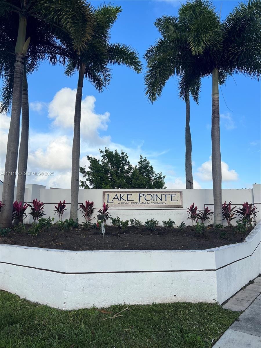 202 Lake Pointe Drive 107, Oakland Park, FL 33309 photo 2